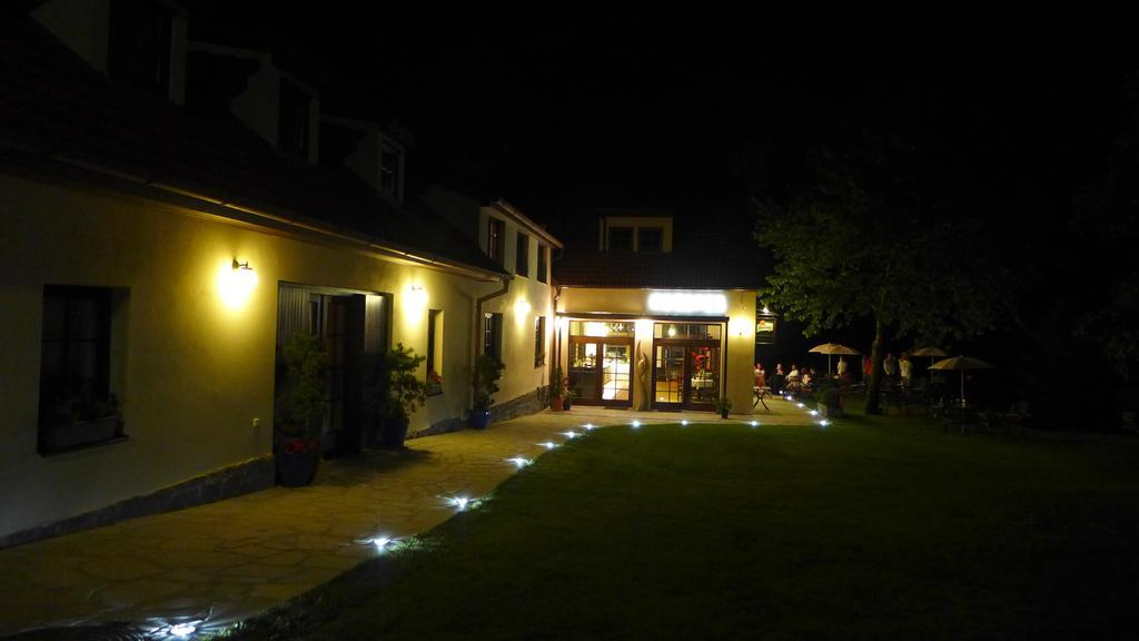 Penzion Fousek Zvíkovské Podhradí Extérieur photo